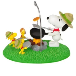Hallmark The Peanuts® Gang Pancake Pals Ornament -Hallmark Snoopy Beagle Scouts Pancake Breakfast Keepsake Ornament 1899QXI7049 06